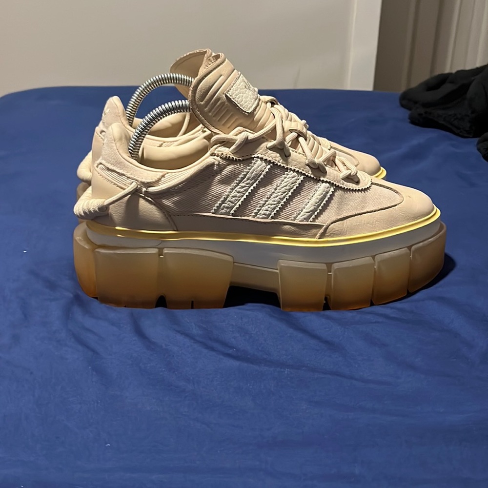 Adidas Originals Women's Ivy Park Super Sleek Chunky Fashion Sneakers GZ3891